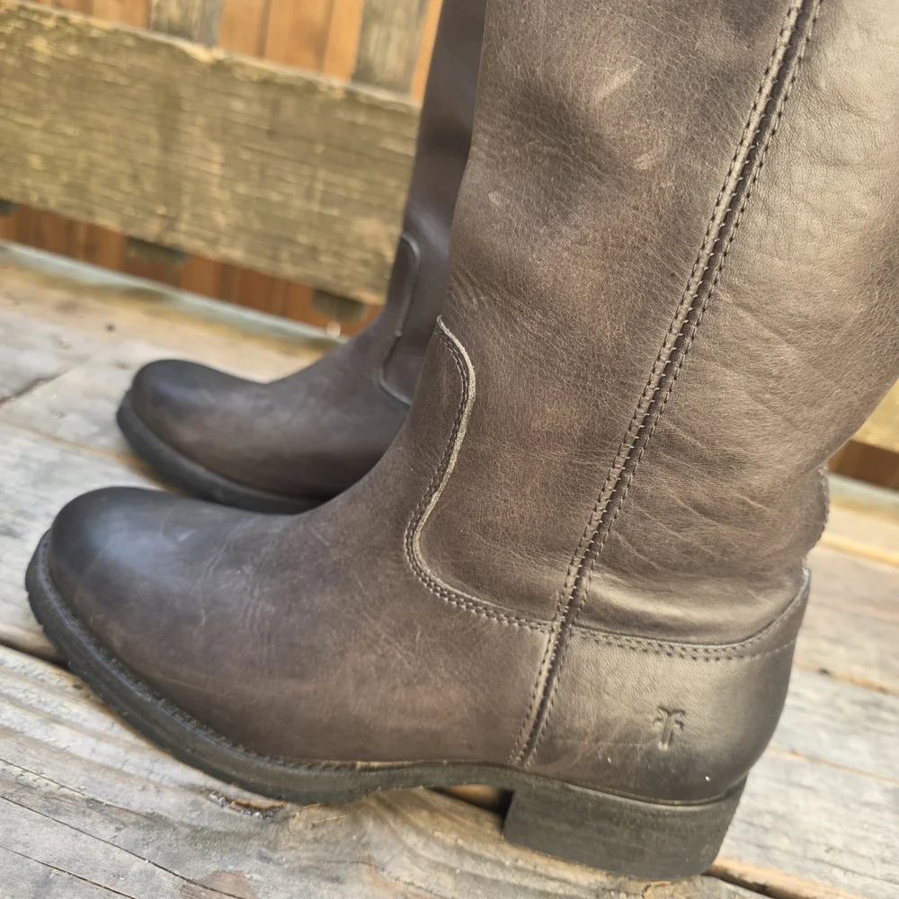Frye brown distressed